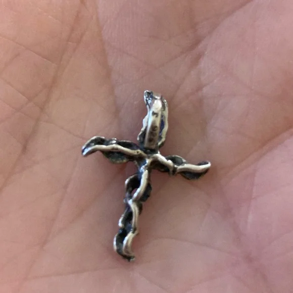 Sterling Cross - Picture 2 of 2